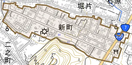 新町とその周辺の地図。町の範囲を重ねている