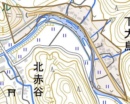 下大鳥とその周辺の地図。町の範囲を重ねている