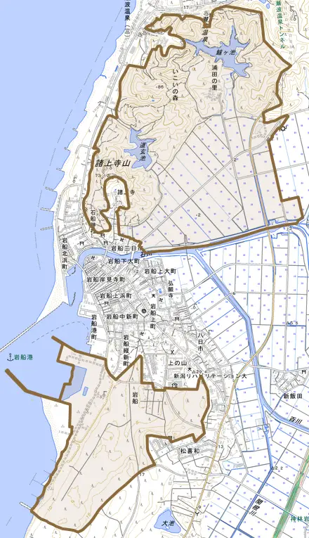 岩船とその周辺の地図。町の範囲を重ねている