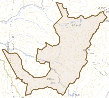 大字上平丸とその周辺の地図。町の範囲を重ねている