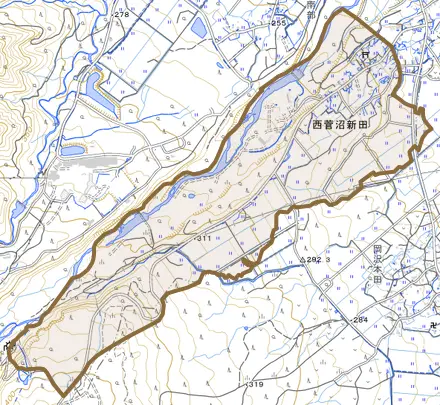 大字西菅沼新田とその周辺の地図。町の範囲を重ねている