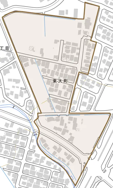 東大町とその周辺の地図。町の範囲を重ねている