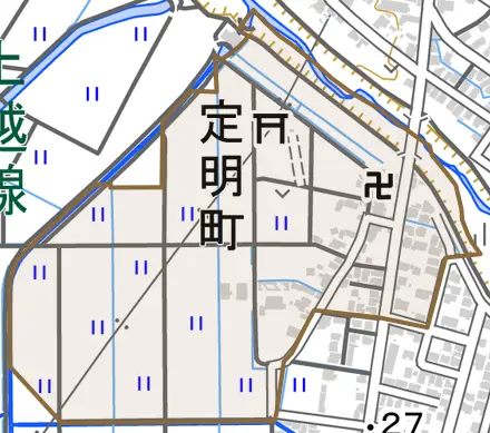 定明町とその周辺の地図。町の範囲を重ねている