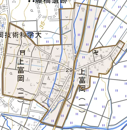 上富岡とその周辺の地図。町の範囲を重ねている
