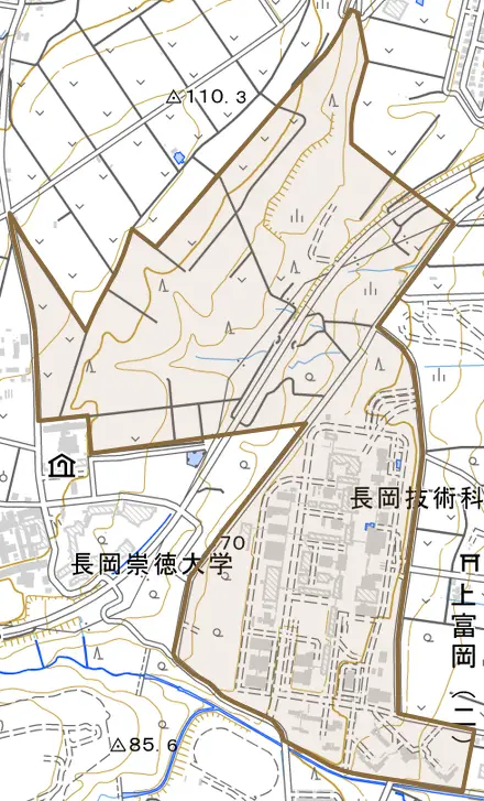 上富岡町とその周辺の地図。町の範囲を重ねている