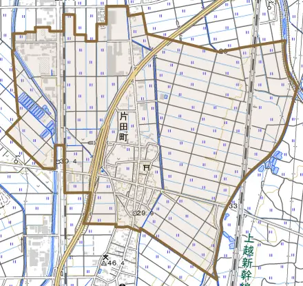 片田町とその周辺の地図。町の範囲を重ねている