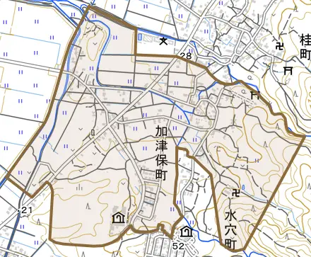 加津保町とその周辺の地図。町の範囲を重ねている
