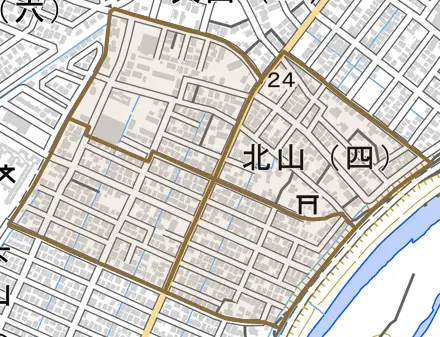 北山とその周辺の地図。町の範囲を重ねている