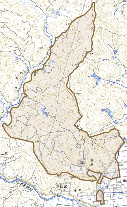 宮沢とその周辺の地図。町の範囲を重ねている
