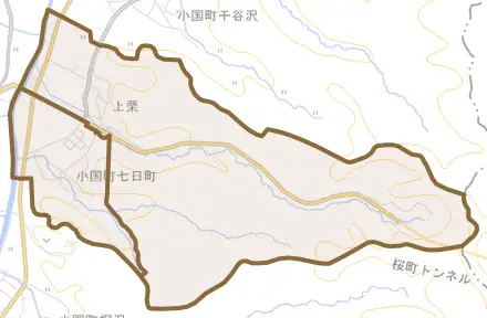 小国町七日町とその周辺の地図。町の範囲を重ねている