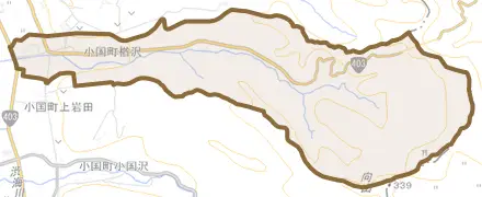 小国町楢沢とその周辺の地図。町の範囲を重ねている