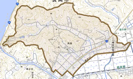 両高とその周辺の地図。町の範囲を重ねている