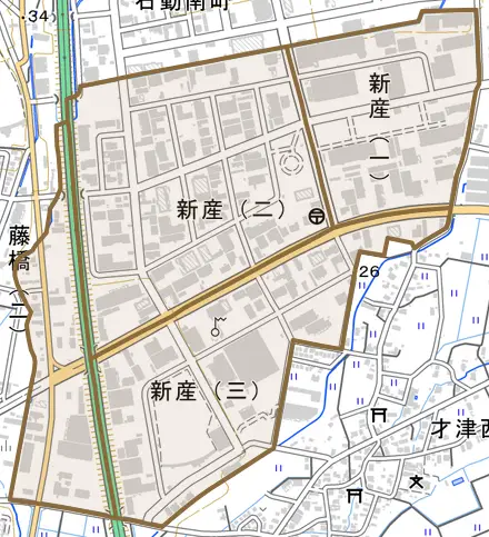 新産とその周辺の地図。町の範囲を重ねている