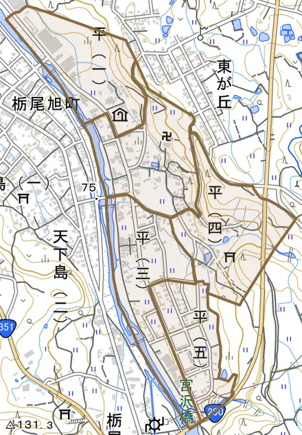 平とその周辺の地図。町の範囲を重ねている