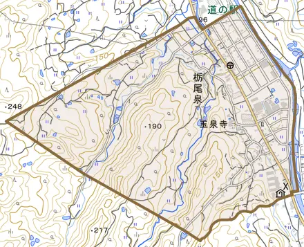 栃尾泉とその周辺の地図。町の範囲を重ねている