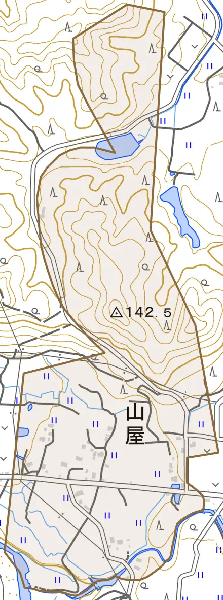 山屋とその周辺の地図。町の範囲を重ねている