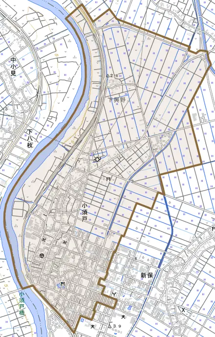小須戸とその周辺の地図。町の範囲を重ねている