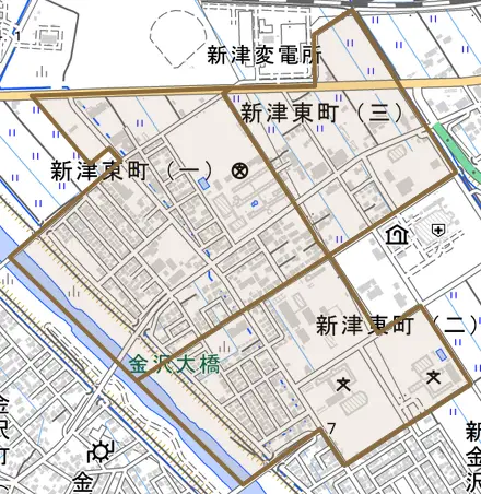 新津東町とその周辺の地図。町の範囲を重ねている