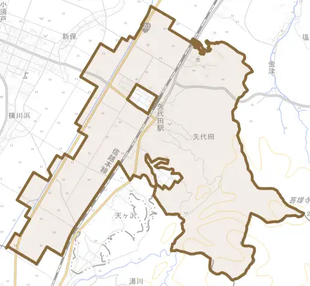矢代田とその周辺の地図。町の範囲を重ねている