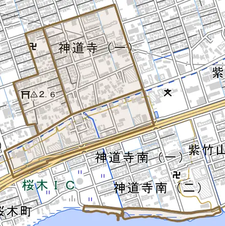 神道寺とその周辺の地図。町の範囲を重ねている