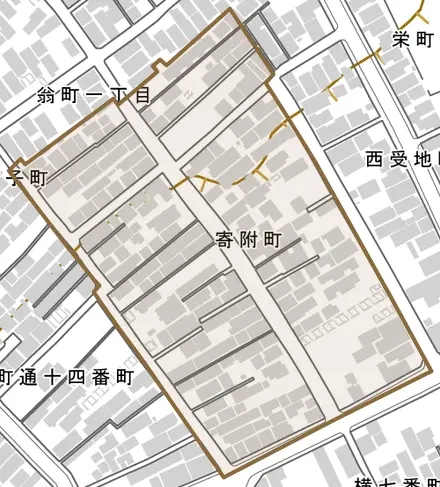 寄附町とその周辺の地図。町の範囲を重ねている