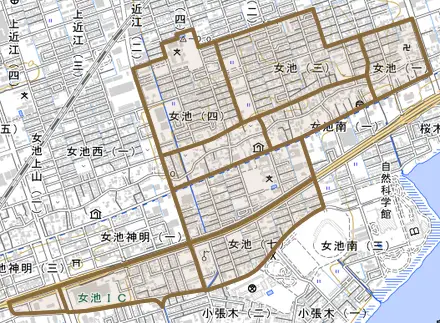 女池とその周辺の地図。町の範囲を重ねている