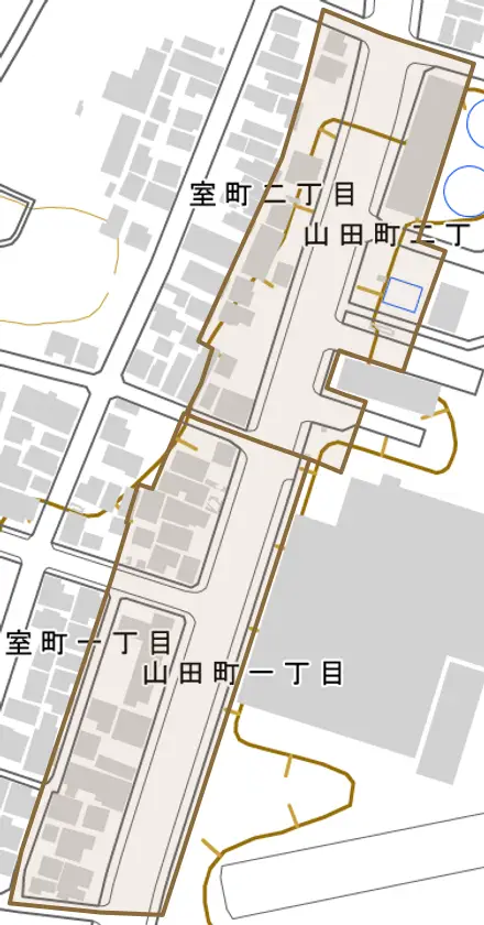 山田町とその周辺の地図。町の範囲を重ねている