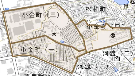 小金町とその周辺の地図。町の範囲を重ねている