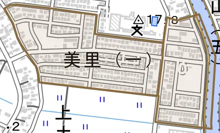 美里とその周辺の地図。町の範囲を重ねている