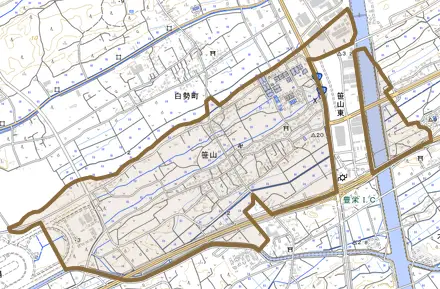 笹山とその周辺の地図。町の範囲を重ねている