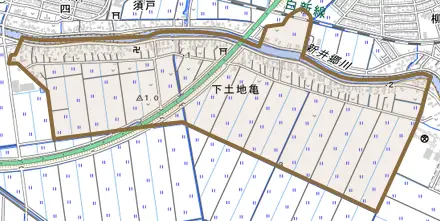 下土地亀とその周辺の地図。町の範囲を重ねている