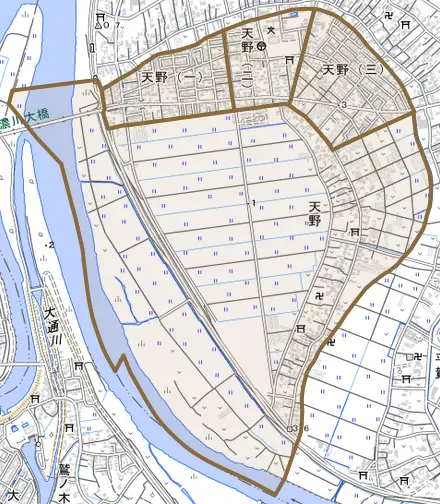 天野とその周辺の地図。町の範囲を重ねている