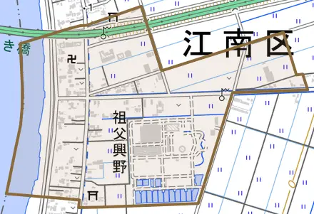 祖父興野とその周辺の地図。町の範囲を重ねている