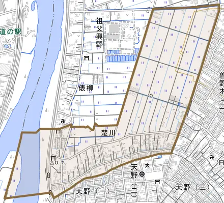 楚川とその周辺の地図。町の範囲を重ねている