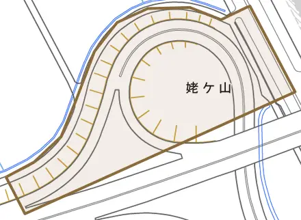 姥ケ山とその周辺の地図。町の範囲を重ねている