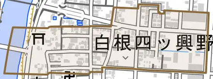 白根四ツ興野とその周辺の地図。町の範囲を重ねている