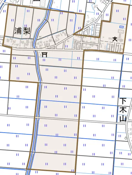 浦梨とその周辺の地図。町の範囲を重ねている