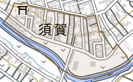 須賀とその周辺の地図。町の範囲を重ねている