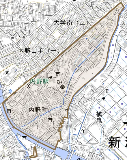 内野町とその周辺の地図。町の範囲を重ねている