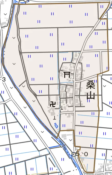 桑山とその周辺の地図。町の範囲を重ねている