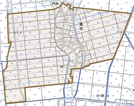 真木とその周辺の地図。町の範囲を重ねている