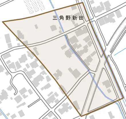 三角野新田とその周辺の地図。町の範囲を重ねている
