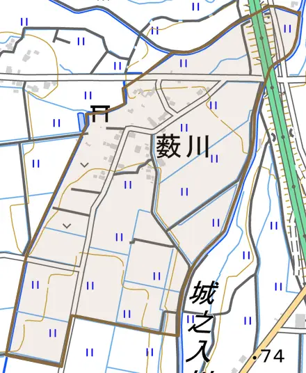 大字藪川とその周辺の地図。町の範囲を重ねている