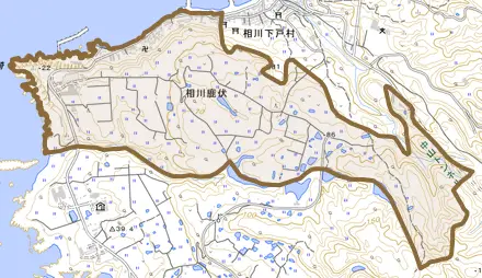 相川鹿伏とその周辺の地図。町の範囲を重ねている