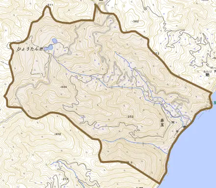 赤玉とその周辺の地図。町の範囲を重ねている