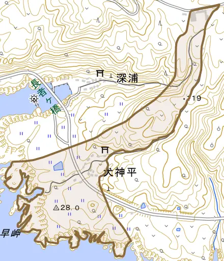 犬神平とその周辺の地図。町の範囲を重ねている