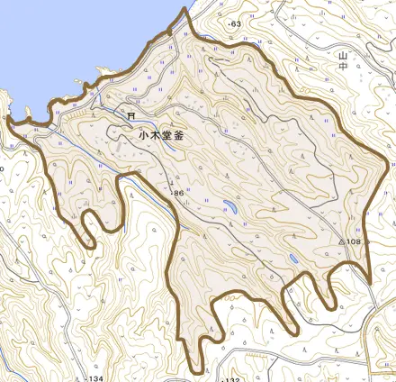 小木堂釜とその周辺の地図。町の範囲を重ねている