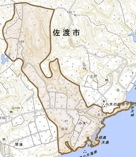 小木とその周辺の地図。町の範囲を重ねている