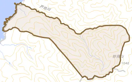 戸地とその周辺の地図。町の範囲を重ねている