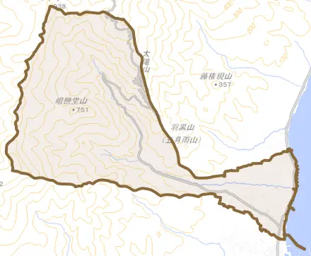 梅津とその周辺の地図。町の範囲を重ねている
